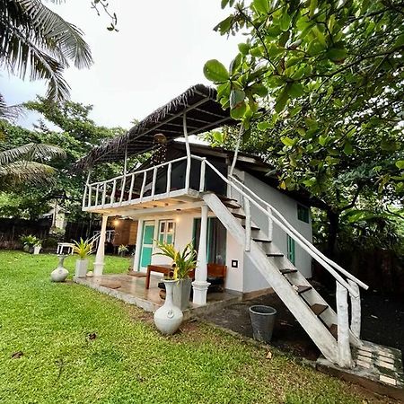 Beach House Kalukatiya - Family Villa, Seaview Room, Garden Room Dikwella Esterno foto