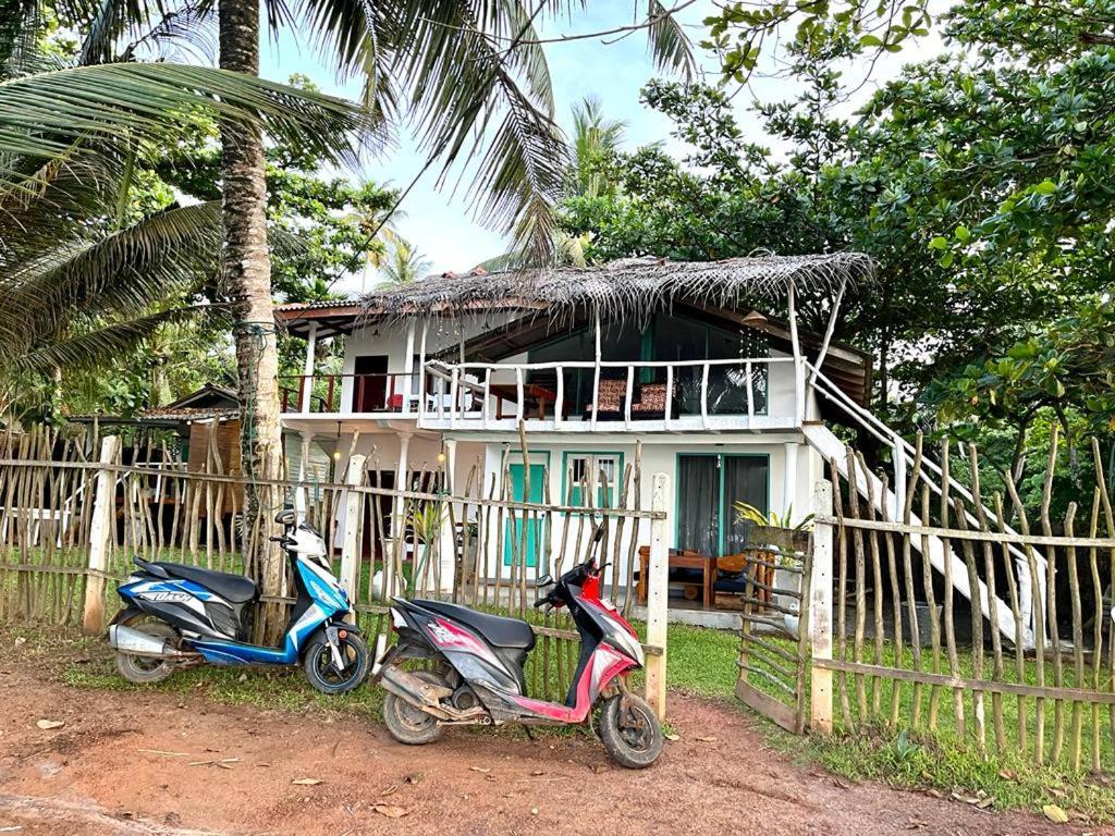 Beach House Kalukatiya - Family Villa, Seaview Room, Garden Room Dikwella Esterno foto