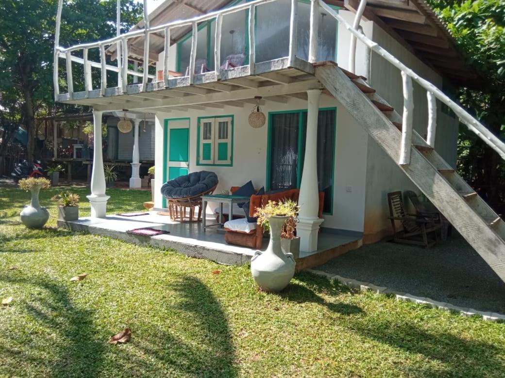 Beach House Kalukatiya - Family Villa, Seaview Room, Garden Room Dikwella Esterno foto