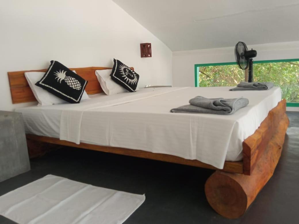 Beach House Kalukatiya - Family Villa, Seaview Room, Garden Room Dikwella Esterno foto