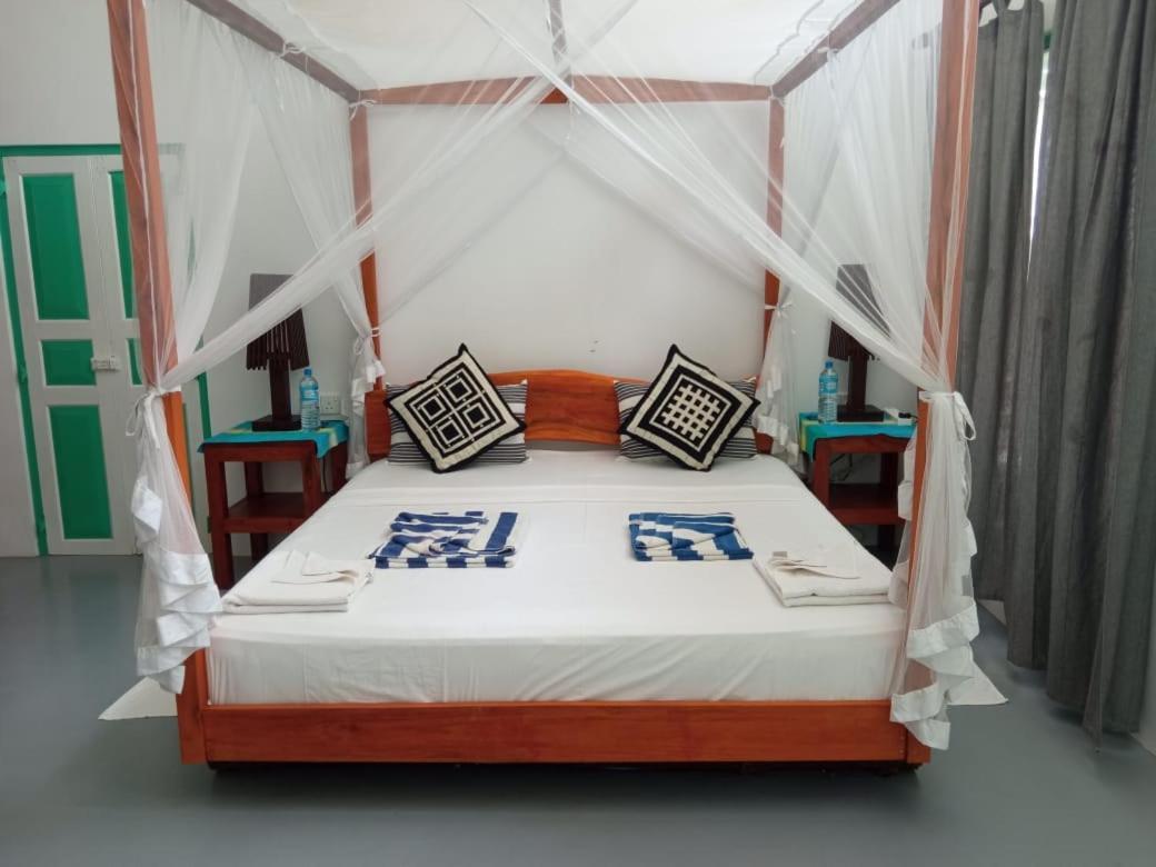 Beach House Kalukatiya - Family Villa, Seaview Room, Garden Room Dikwella Esterno foto