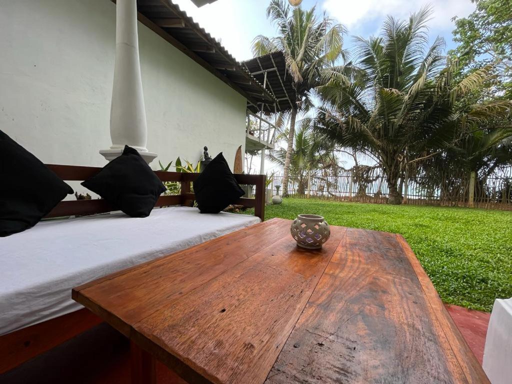 Beach House Kalukatiya - Family Villa, Seaview Room, Garden Room Dikwella Esterno foto