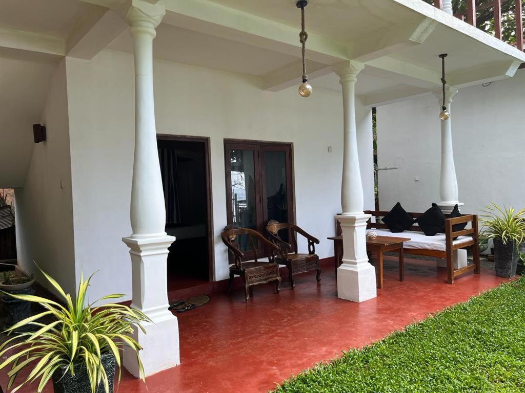 Beach House Kalukatiya - Family Villa, Seaview Room, Garden Room Dikwella Esterno foto