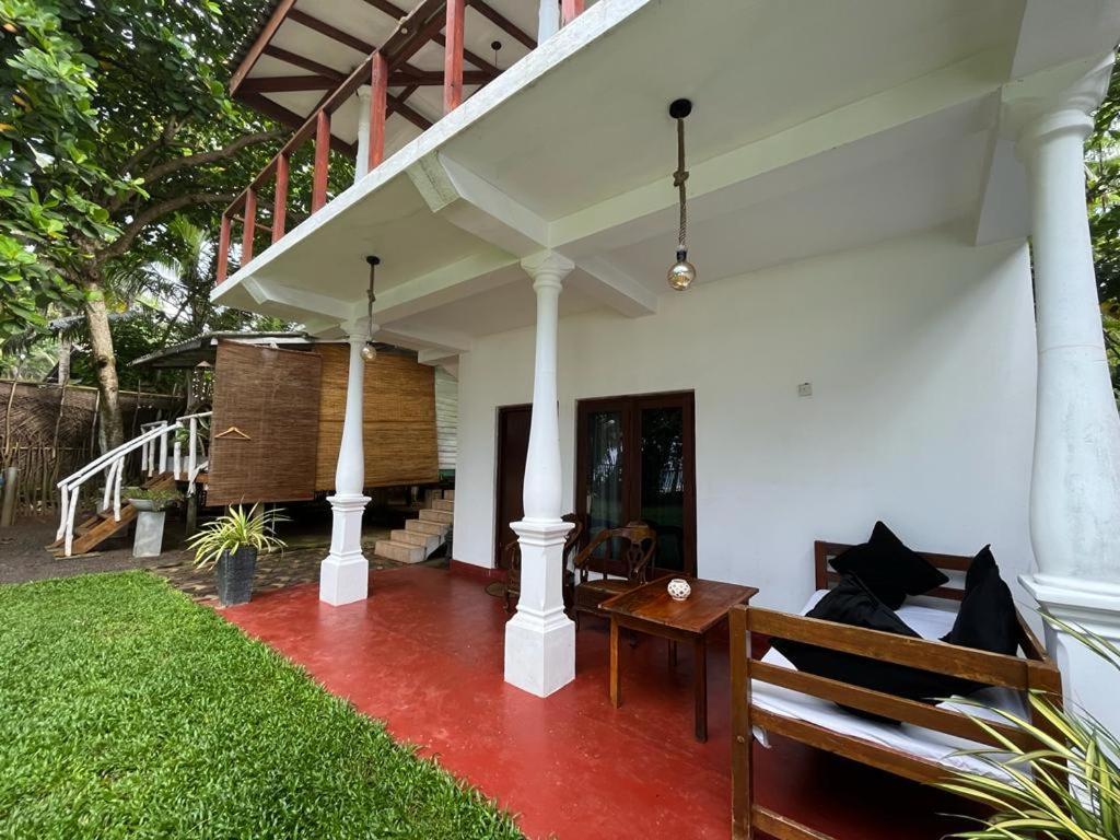 Beach House Kalukatiya - Family Villa, Seaview Room, Garden Room Dikwella Esterno foto